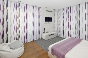 ROLLER SHADES